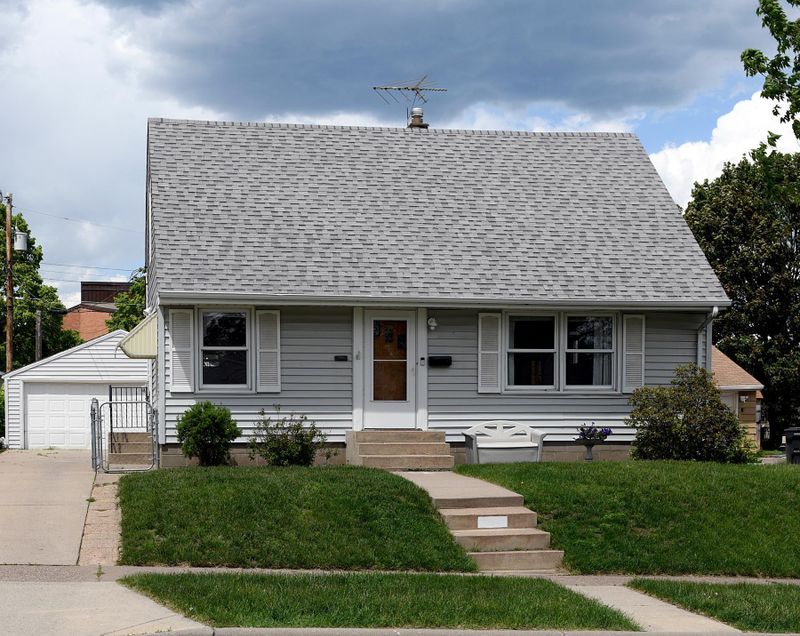 1745 Euclid St, Saint Paul, MN 55106