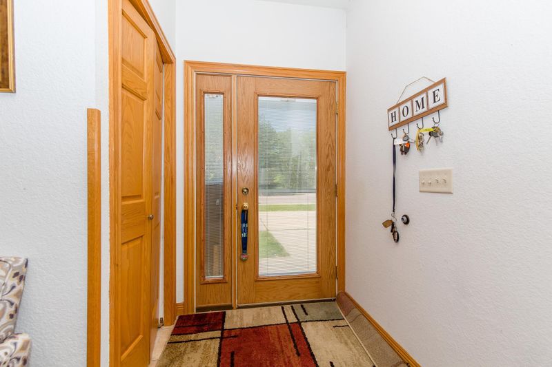 505 Lexington Ave NW, Montgomery, MN 56069