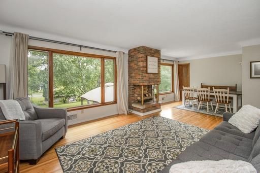 1663 Victoria Rd S, Mendota Heights, MN 55118