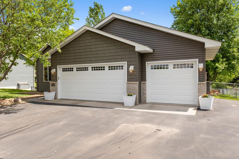 7009 91st Trl N, Brooklyn Park, MN 55445