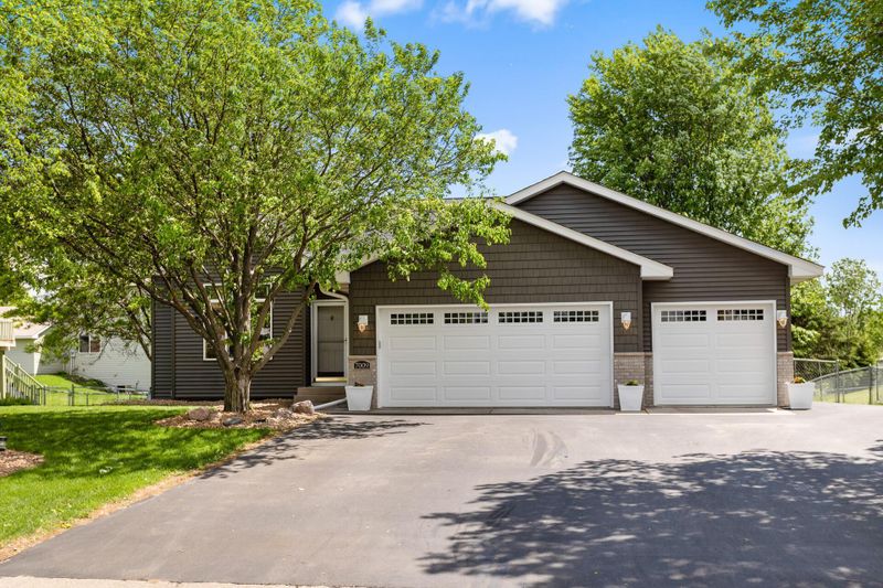 7009 91st Trl N, Brooklyn Park, MN 55445