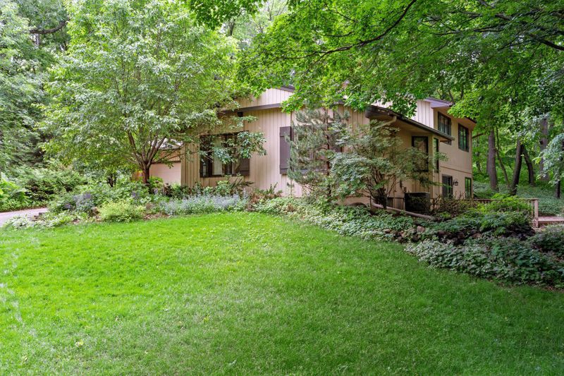 5724 Lake Rose Dr, Minnetonka, MN 55345