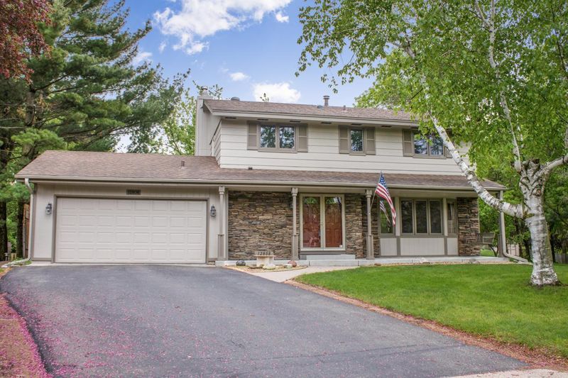 12808 Country View Ln, Burnsville, MN 55337