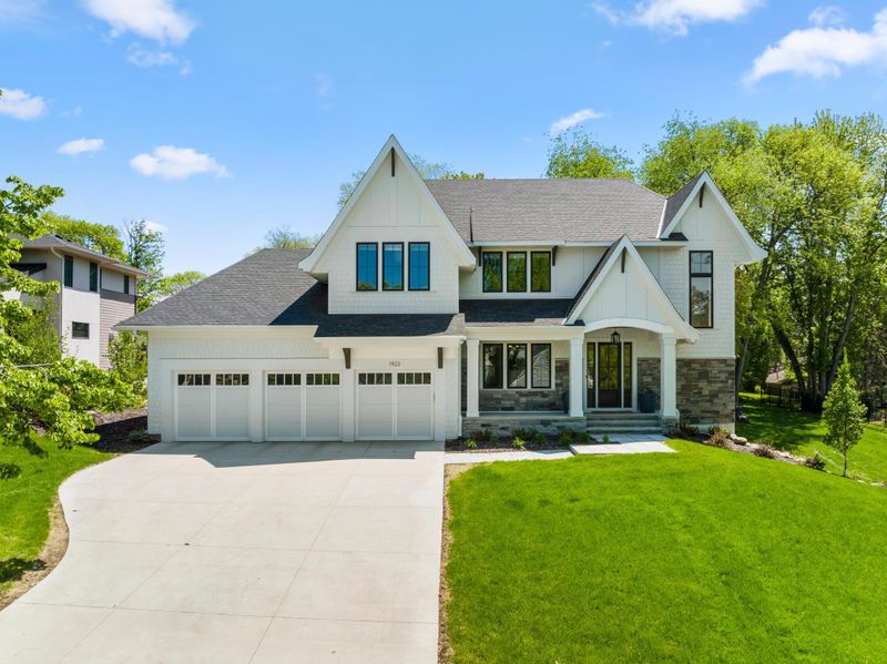 1923 Linner Rd, Wayzata, MN 55391