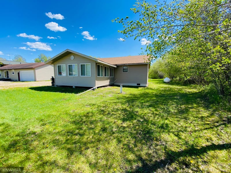 17653 Birch Dr NW, Angle Inlet, MN 56711