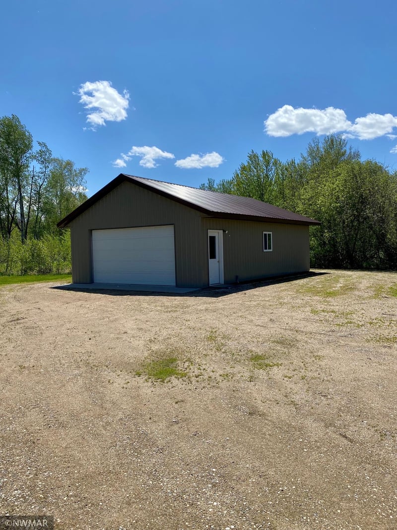 17653 Birch Dr NW, Angle Inlet, MN 56711