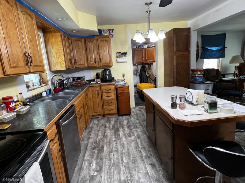 517 4th St NE, Fosston, MN 56542