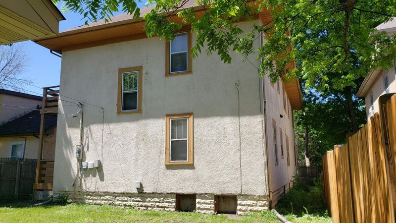 908 Queen Ave N, Minneapolis, MN 55411