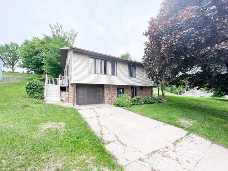 330 Ryan Ave, Chandler, MN 56122