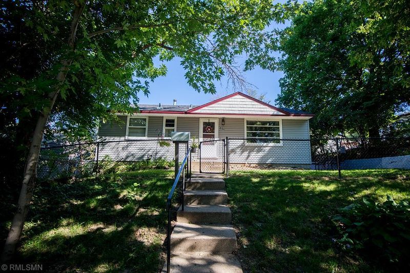 531 36 1/2 Ave NE, Minneapolis, MN 55418