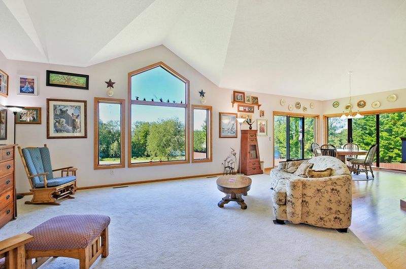 533 Deer Trl, Montgomery, MN 56069