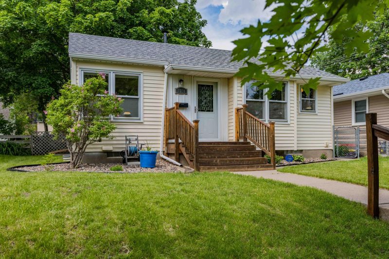 3318 Meridian Dr, Robbinsdale, MN 55422