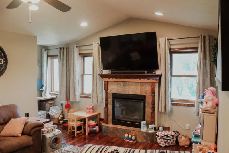 318 E 10th St, Blue Earth, MN 56013