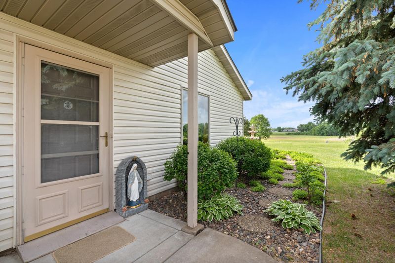 736 Mulligan Dr #B, Osceola, WI 54020