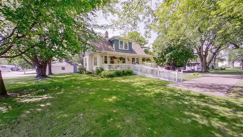 213 3rd St SE, Grand Meadow, MN 55936