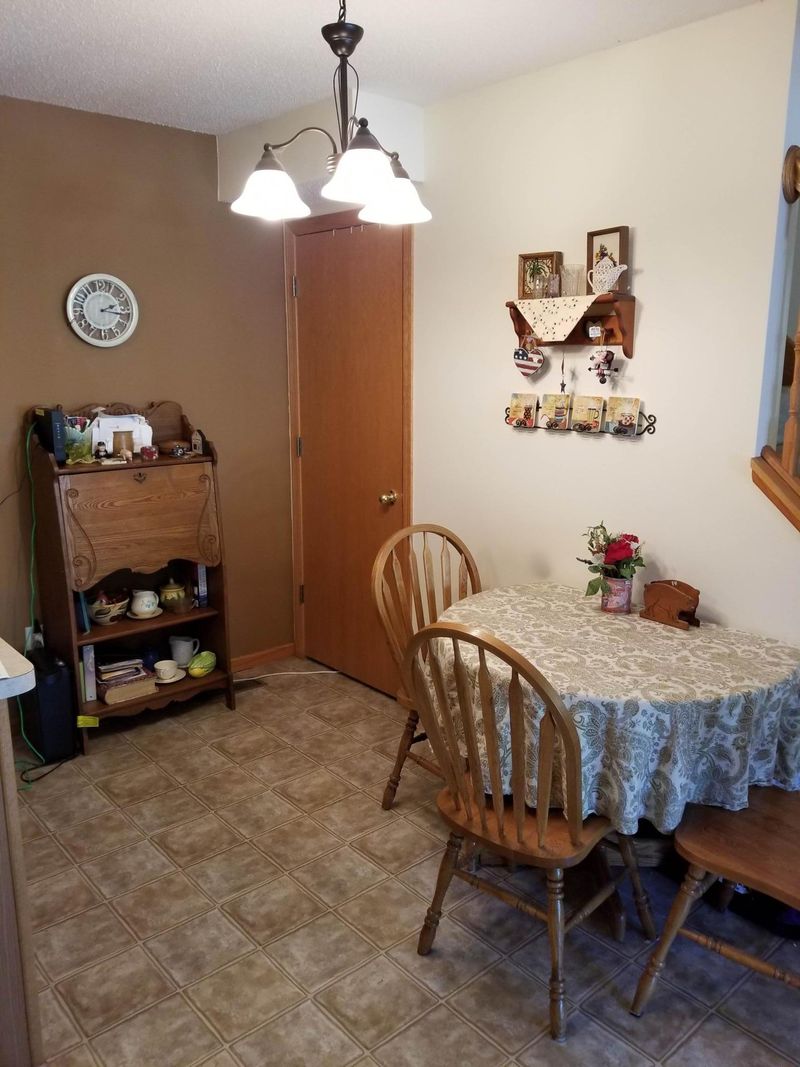 8923 Partridge Rd, Saint Bonifacius, MN 55375
