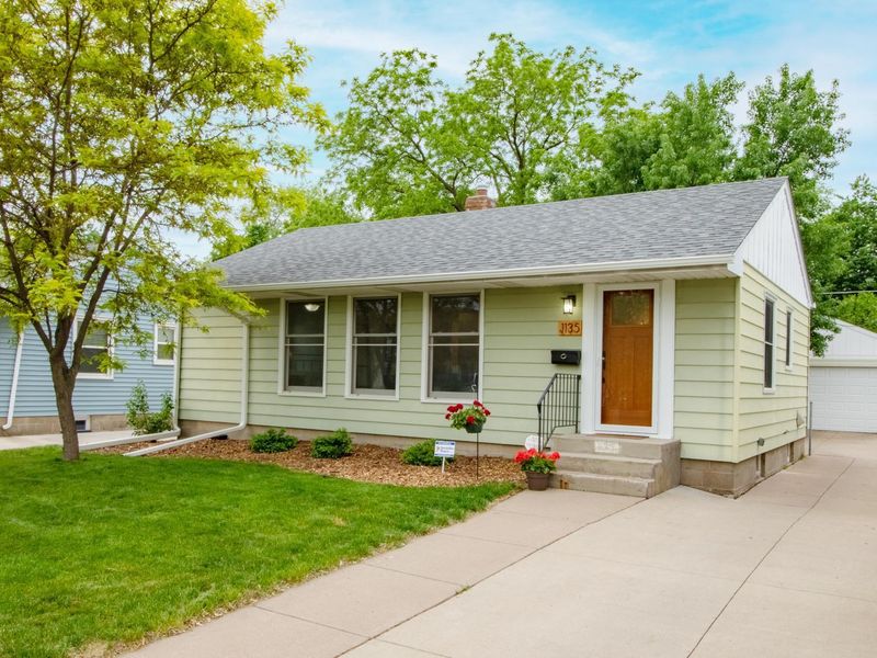 1135 Colette Pl, Saint Paul, MN 55116