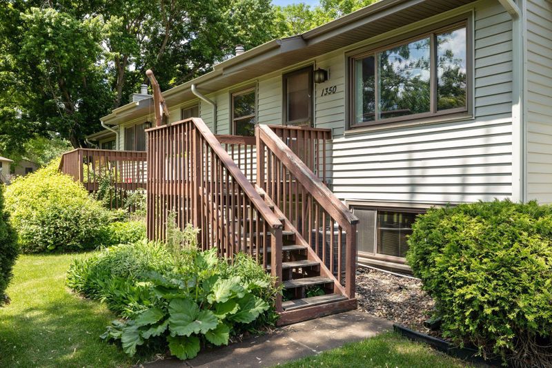 1350 Arden View Dr, Arden Hills, MN 55112