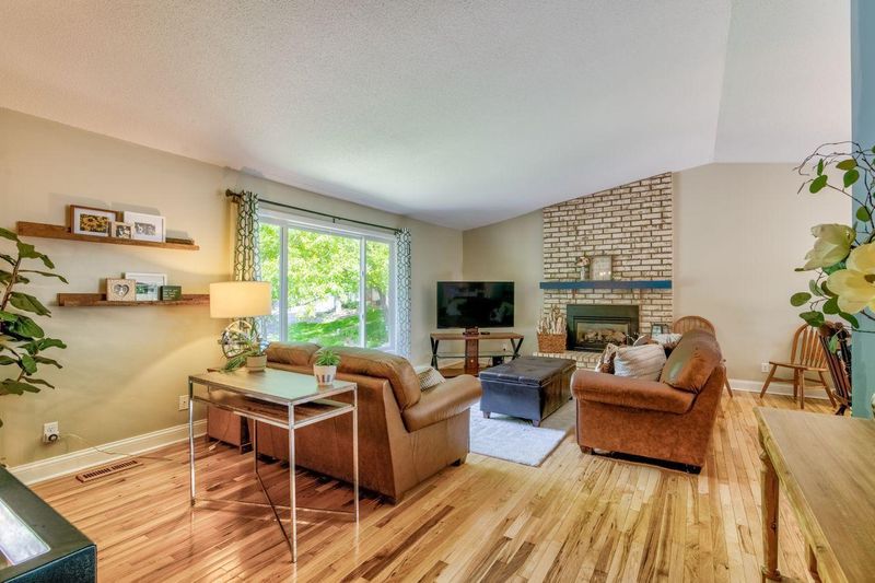 137 32nd Ave NW, New Brighton, MN 55112