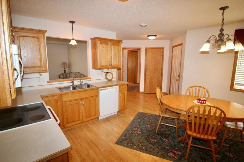 1302 Heritage Ln, Waite Park, MN 56387