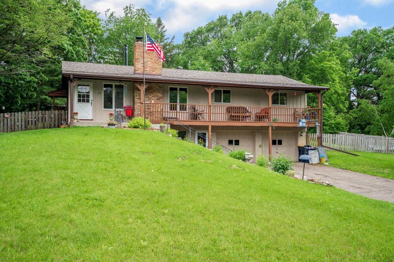 121 Heritage Cir S, Burnsville, MN 55337