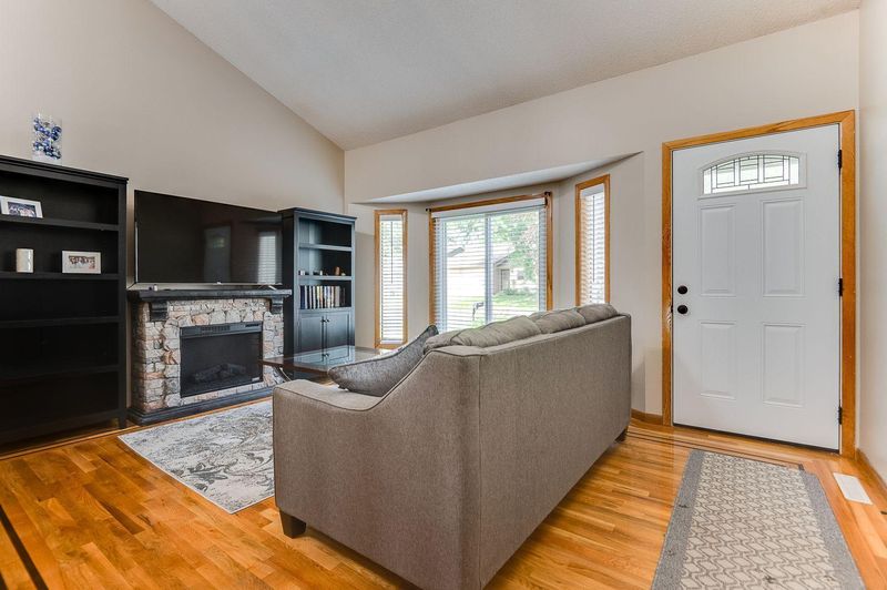 13752 Huntington Ave, Savage, MN 55378