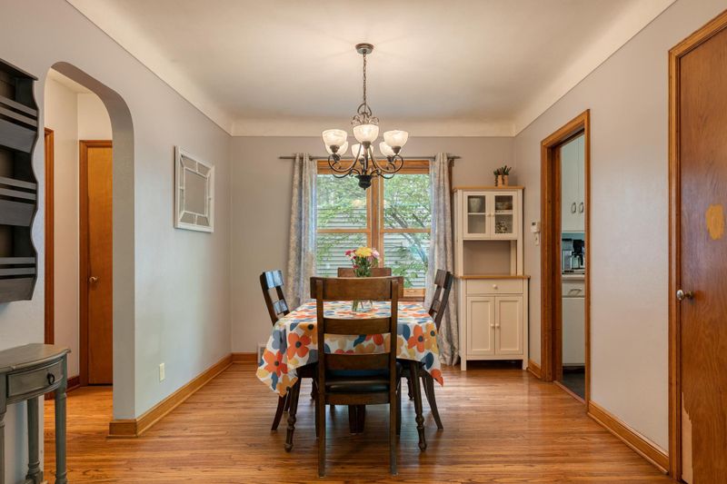 765 Hall Ave, Saint Paul, MN 55107