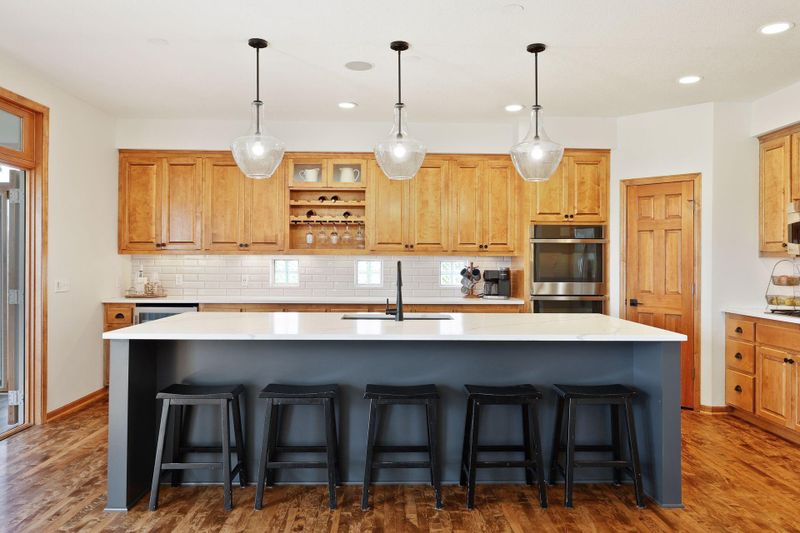 1949 Topaz Dr, Chanhassen, MN 55317