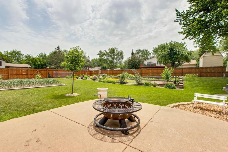 15747 Harmony Way, Apple Valley, MN 55124