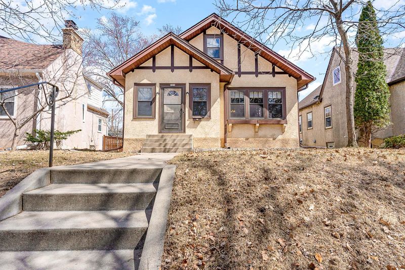 5321 10th Ave S, Minneapolis, MN 55417