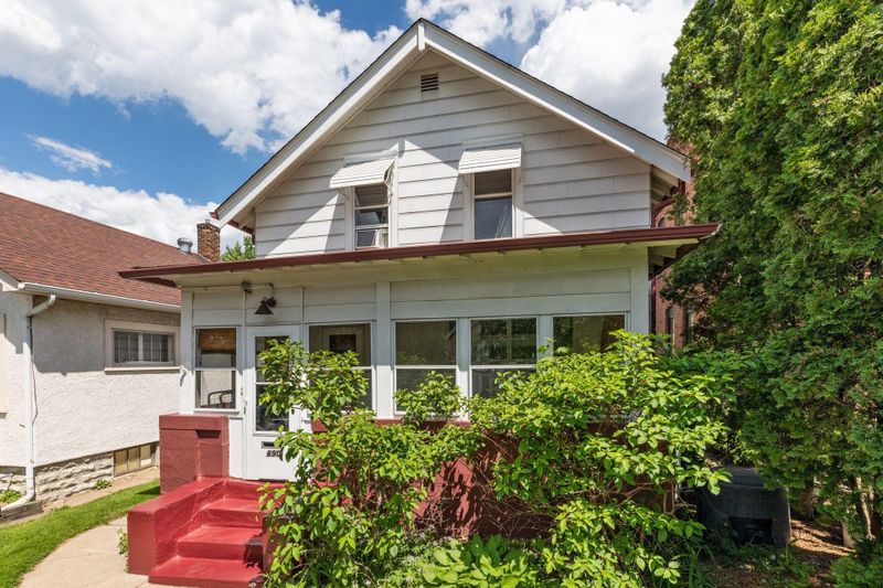 690 Oakdale Ave, Saint Paul, MN 55107