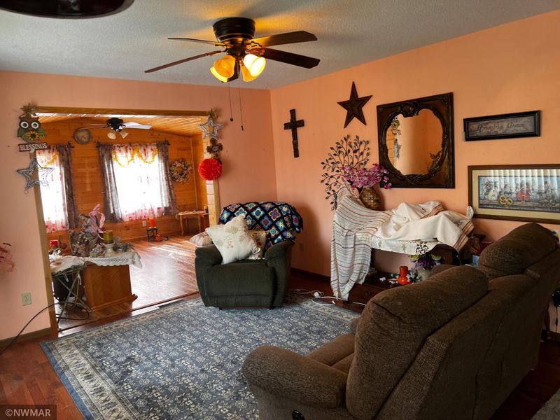 411 4th St NE, Bagley, MN 56621