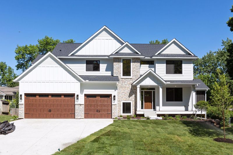 6809 Point Dr, Edina, MN 55435