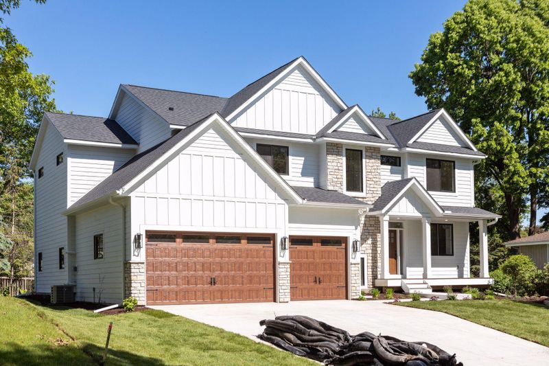 6809 Point Dr, Edina, MN 55435