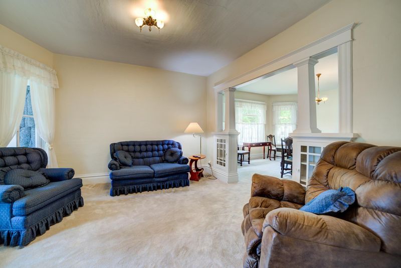 424 4th St SE, Willmar, MN 56201