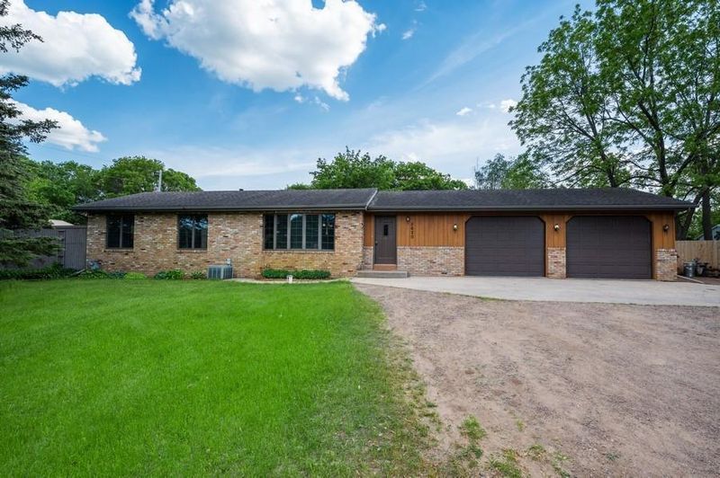 5620 Ambassador Blvd NW, Saint Francis, MN 55070