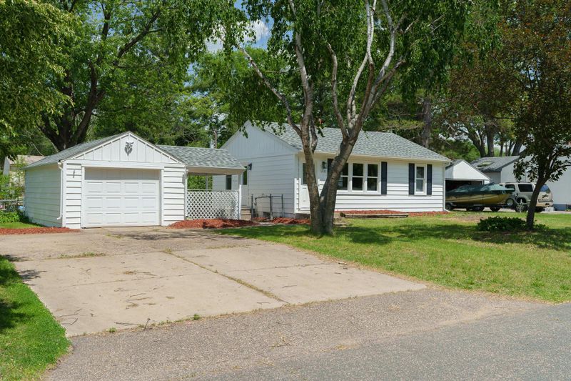1431 Burke Ave E, Maplewood, MN 55109