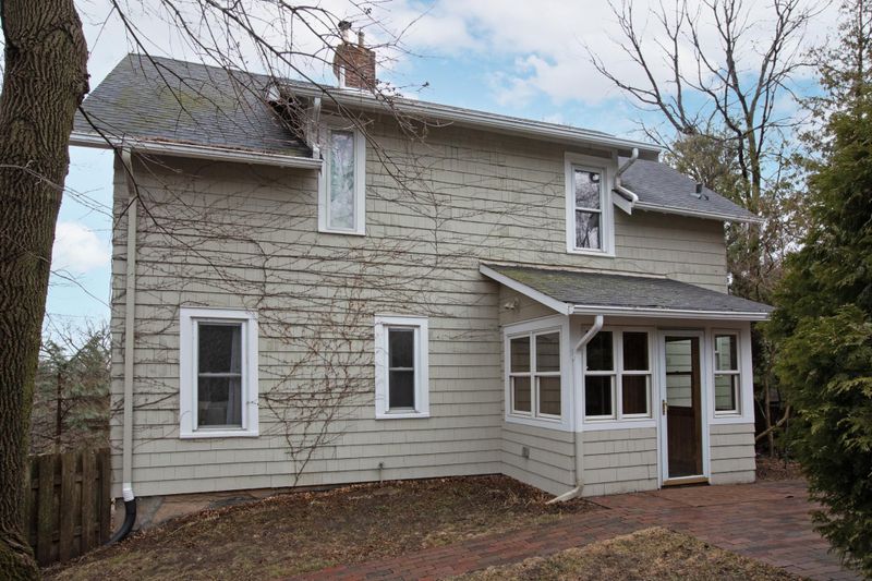 426 Park Pl, Mahtomedi, MN 55115