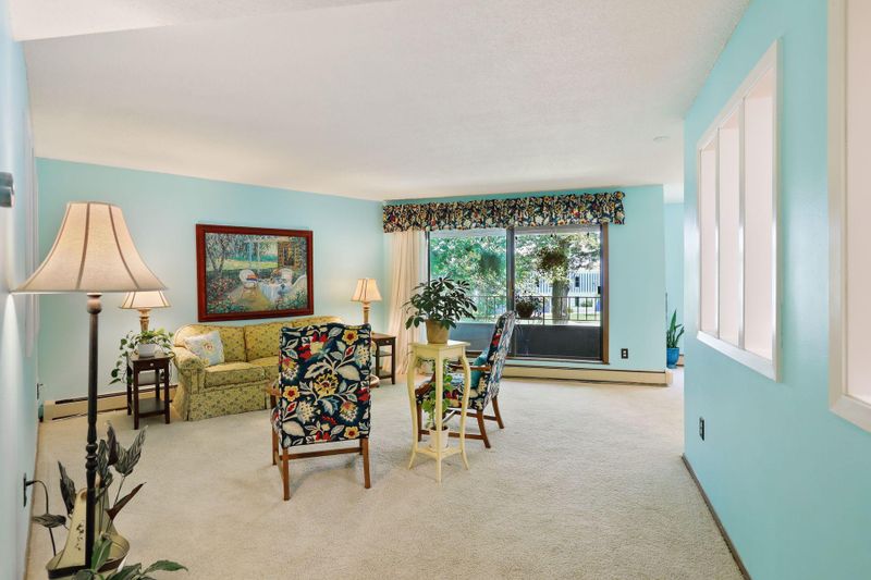 7500 Cahill Rd #219C, Edina, MN 55439