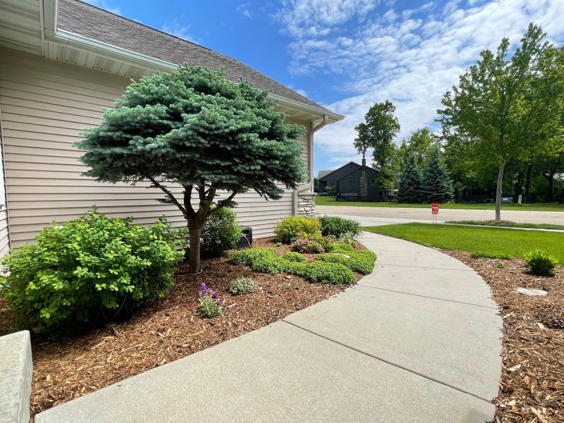 3794 Stone Point Dr NE, Rochester, MN 55906