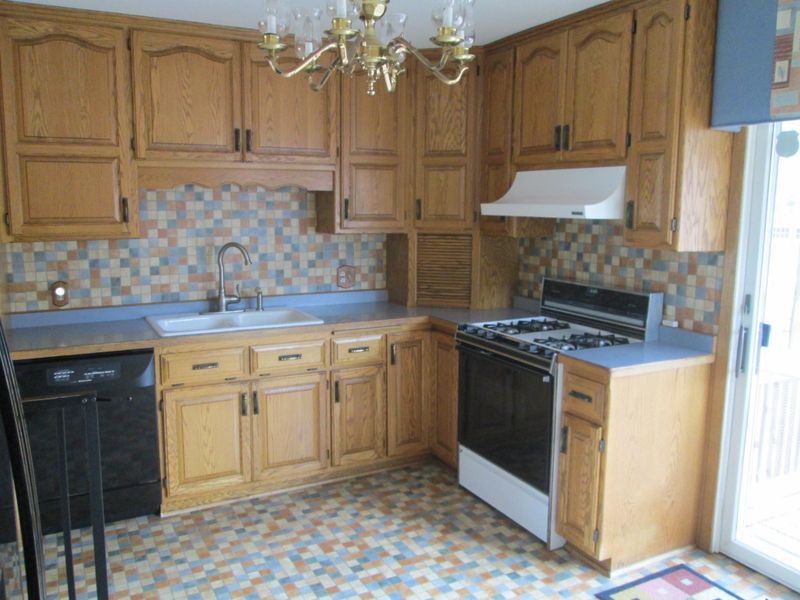 134 Downs Ave, Maplewood, MN 55117
