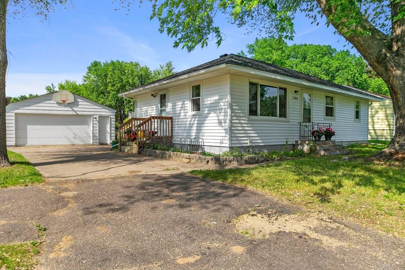 1783 Oakwood Dr, Shoreview, MN 55126
