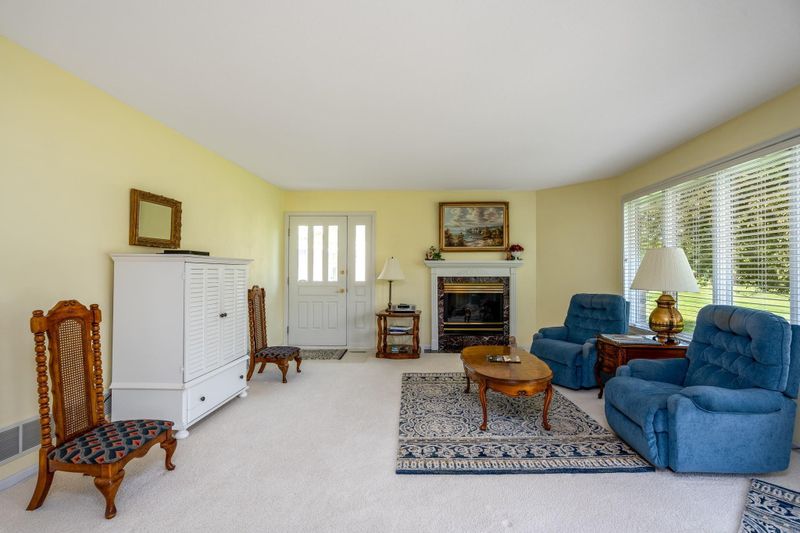 12 Augusta Pl, Owatonna, MN 55060