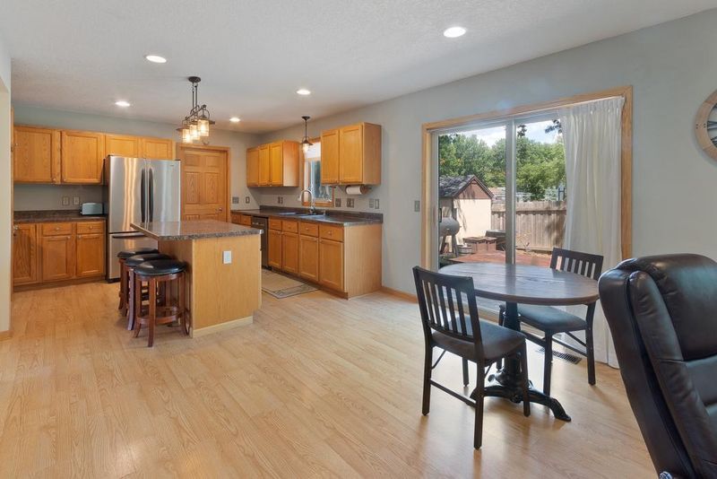 6640 Winfield Cir N, Rockford, MN 55373