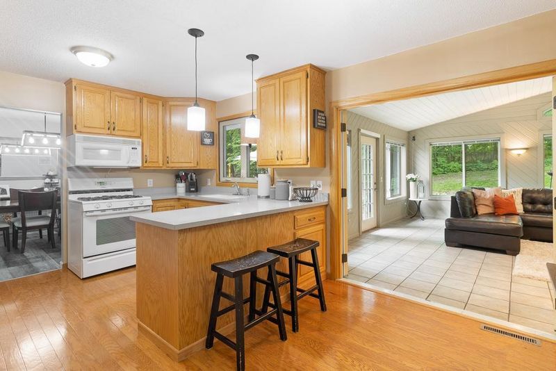 6530 Maple Dr, Rockford, MN 55373
