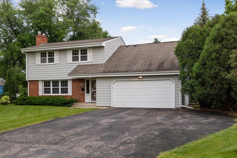 4913 Larkspur Ln, Edina, MN 55435