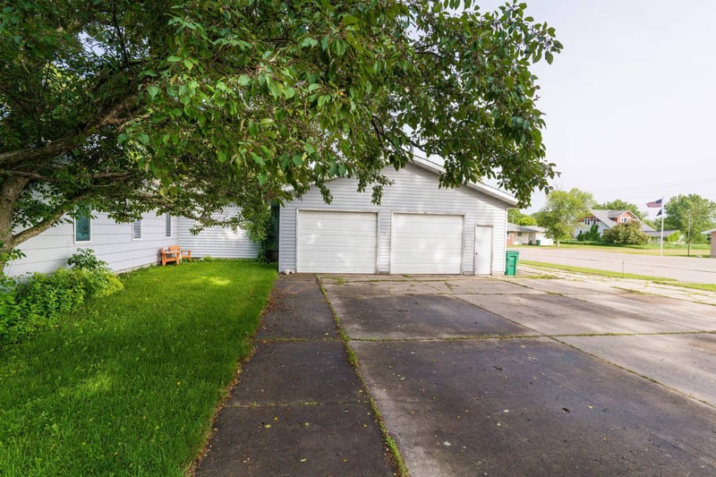 103 Sha St, Foxhome, MN 56543