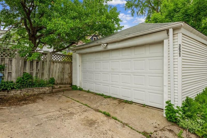 3621 17th Ave S, Minneapolis, MN 55407