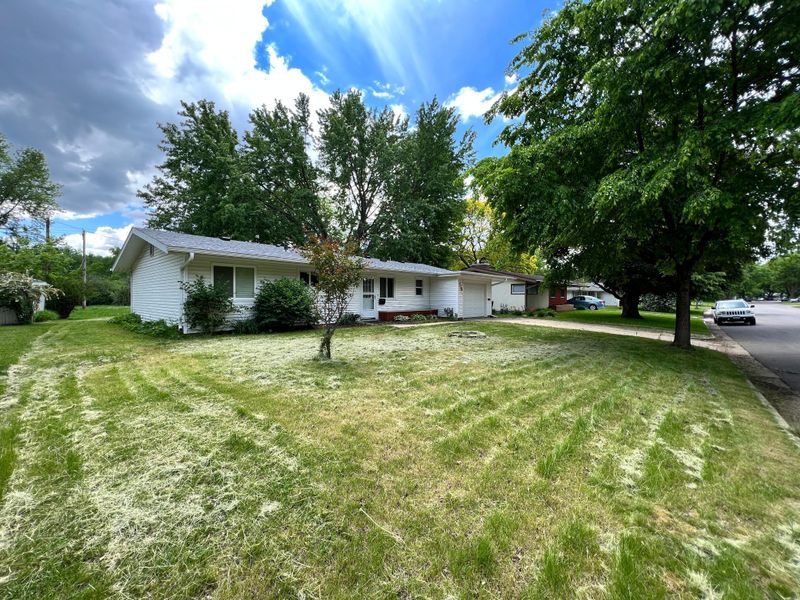 1518 Graham Ct SE, Rochester, MN 55904