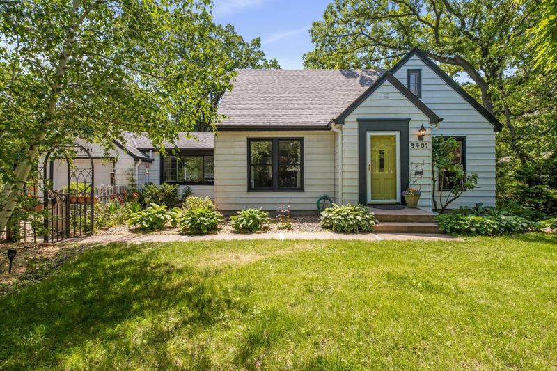 9401 Minnetonka Blvd, Saint Louis Park, MN 55426